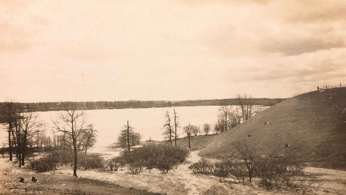 Metamora - Old Postcard (newer photo)